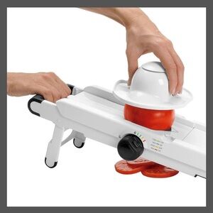 NIB OXI White Mandoline Slicer Plastic Compact